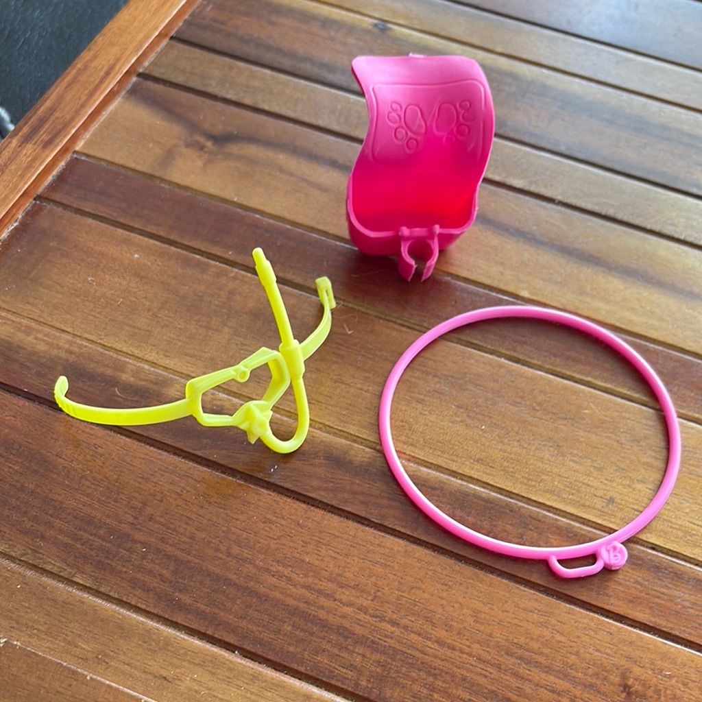 Barbie Misc Accessories Snorkel Mask Hula Hoop Dog Carrier Strap Is Damaged